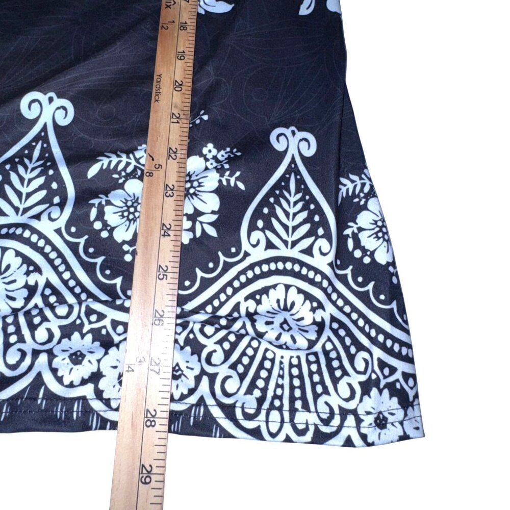 Black White Paisley Floral Print Long Sleeve Top With Cross Neckline - Picture 6 of 7
